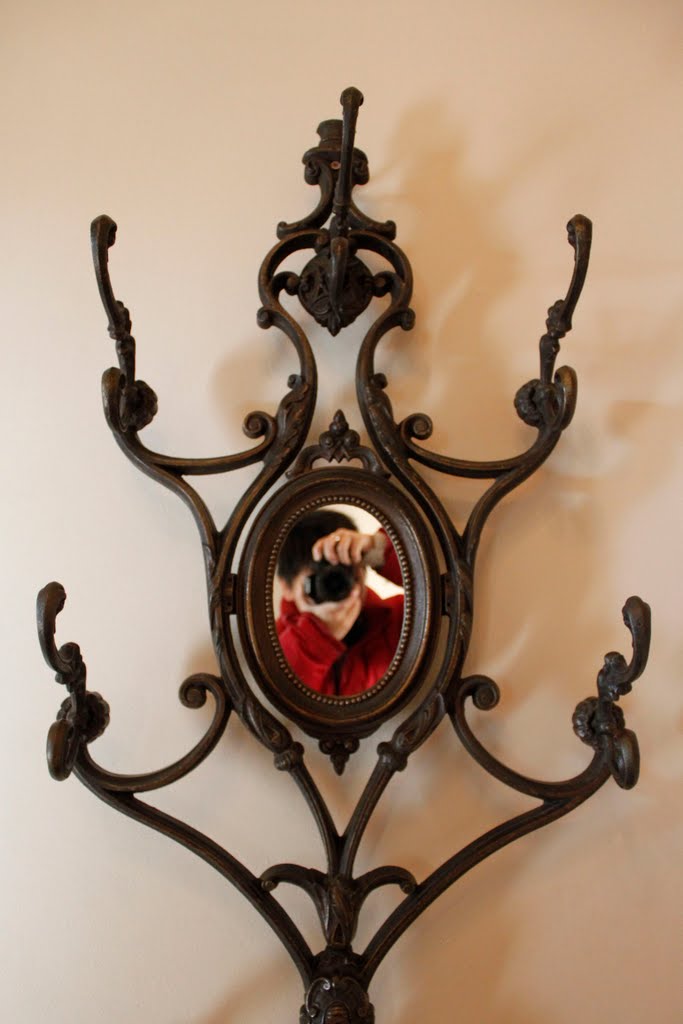 Featured image of post 藏鏡人